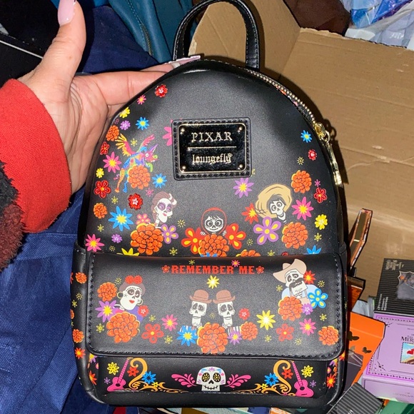 Coco Loungefly Backpack - Picture 2 of 9